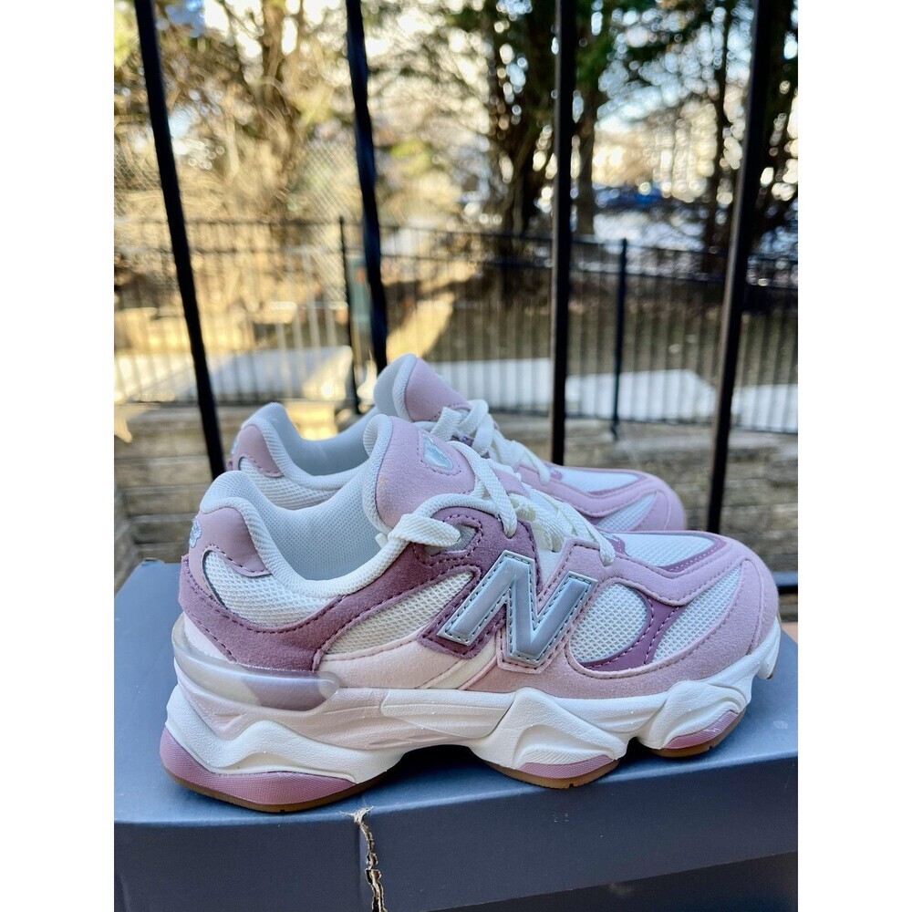 New Balance Girls Sneakers Size 1.5 Pink White 9060 - Picture 2 of 11